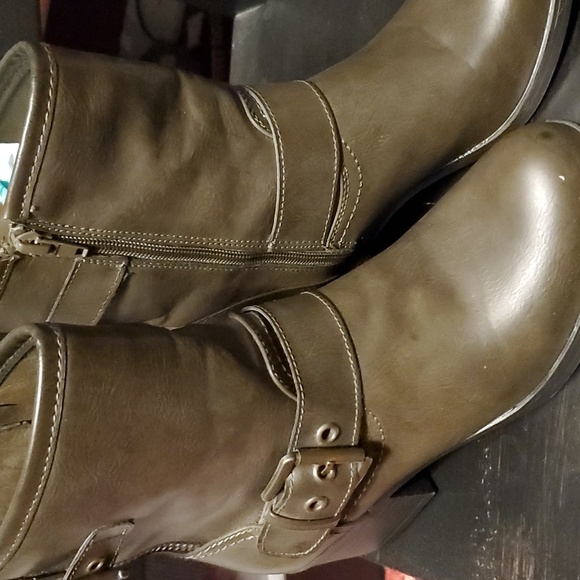 Ankle boots - Picture 2 of 2